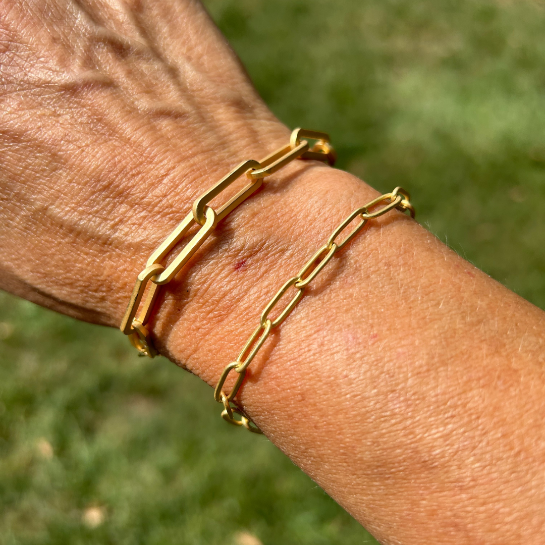 Matte Gold Paperclip Chain Bracelet: Small