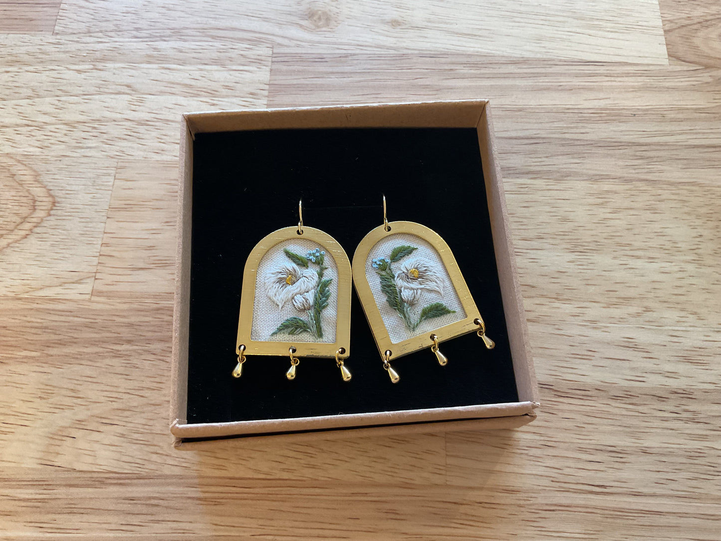 Lily earrings
