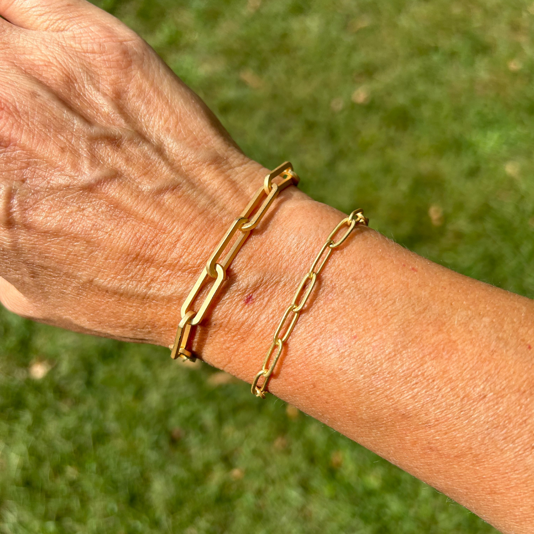 Matte Gold Paperclip Chain Bracelet: Small