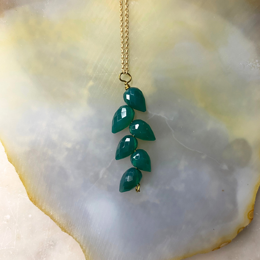 Leaf Tear Drop Stone Matte Gold Chain Necklace: Emerald
