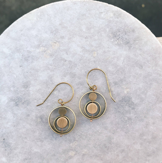 Kinetic circle earrings