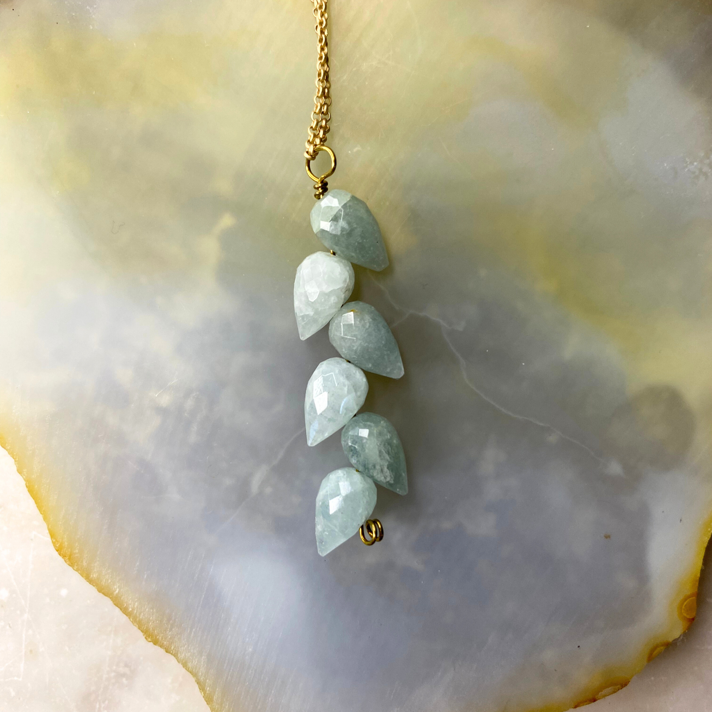 Leaf Tear Drop Stone Matte Gold Chain Necklace: Emerald