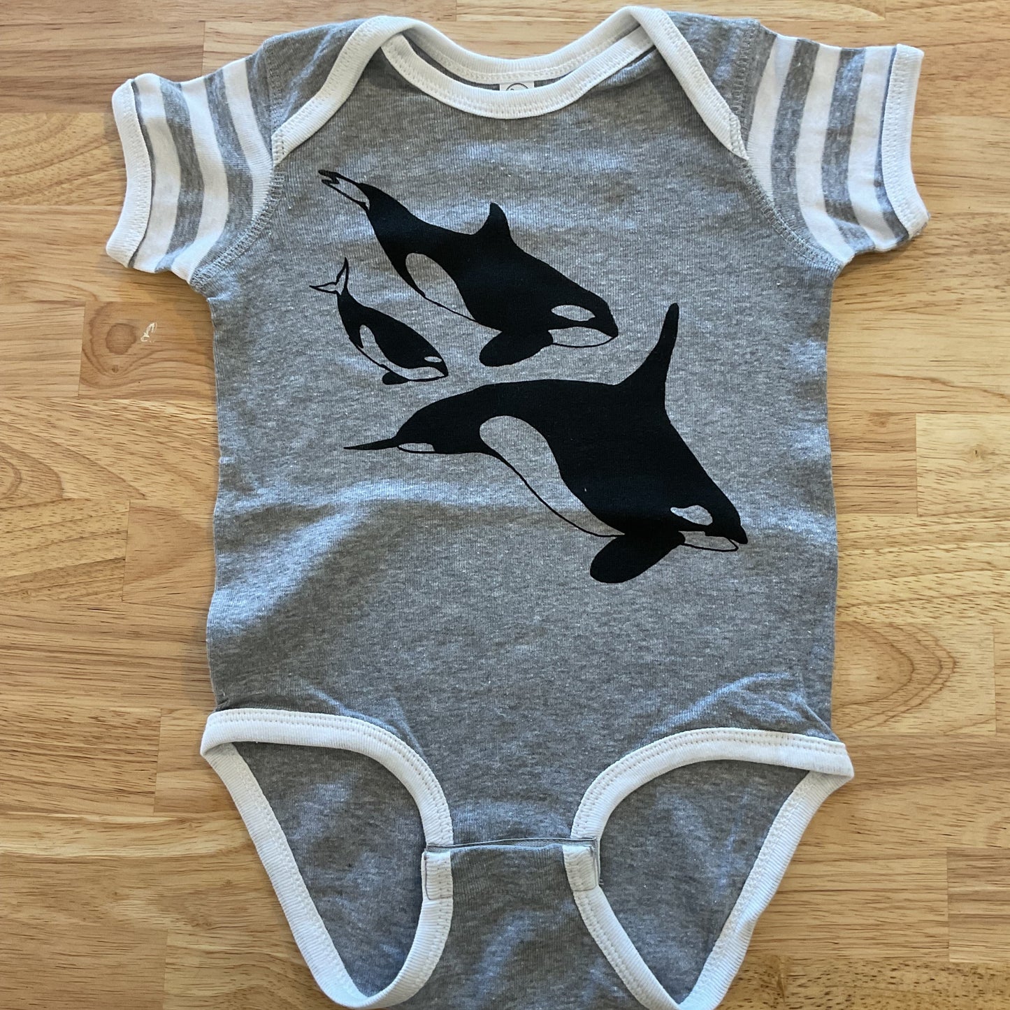 Kids Orca T-shirt & onesie