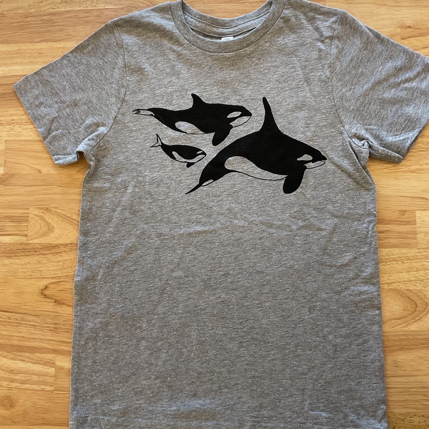 Kids Orca T-shirt & onesie