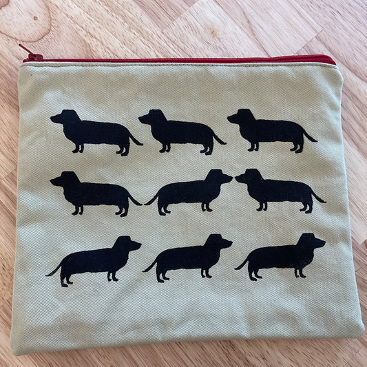 Dog pouch