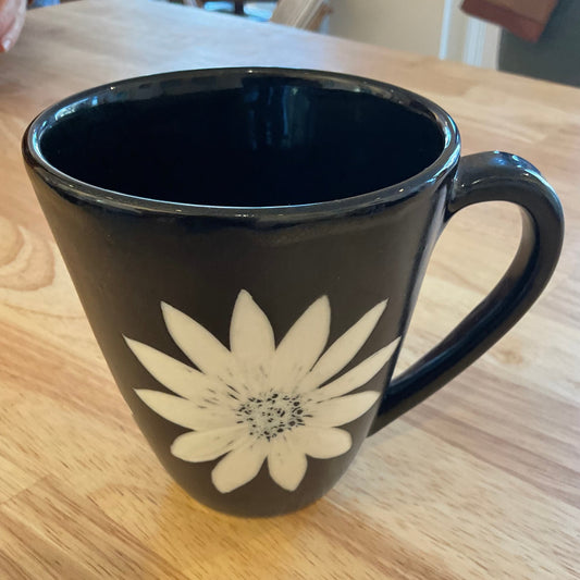 Black flower mug