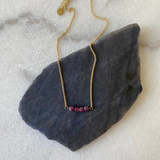 Colorful Stone Cube Matte Gold Chain Necklace: Purple Garnet