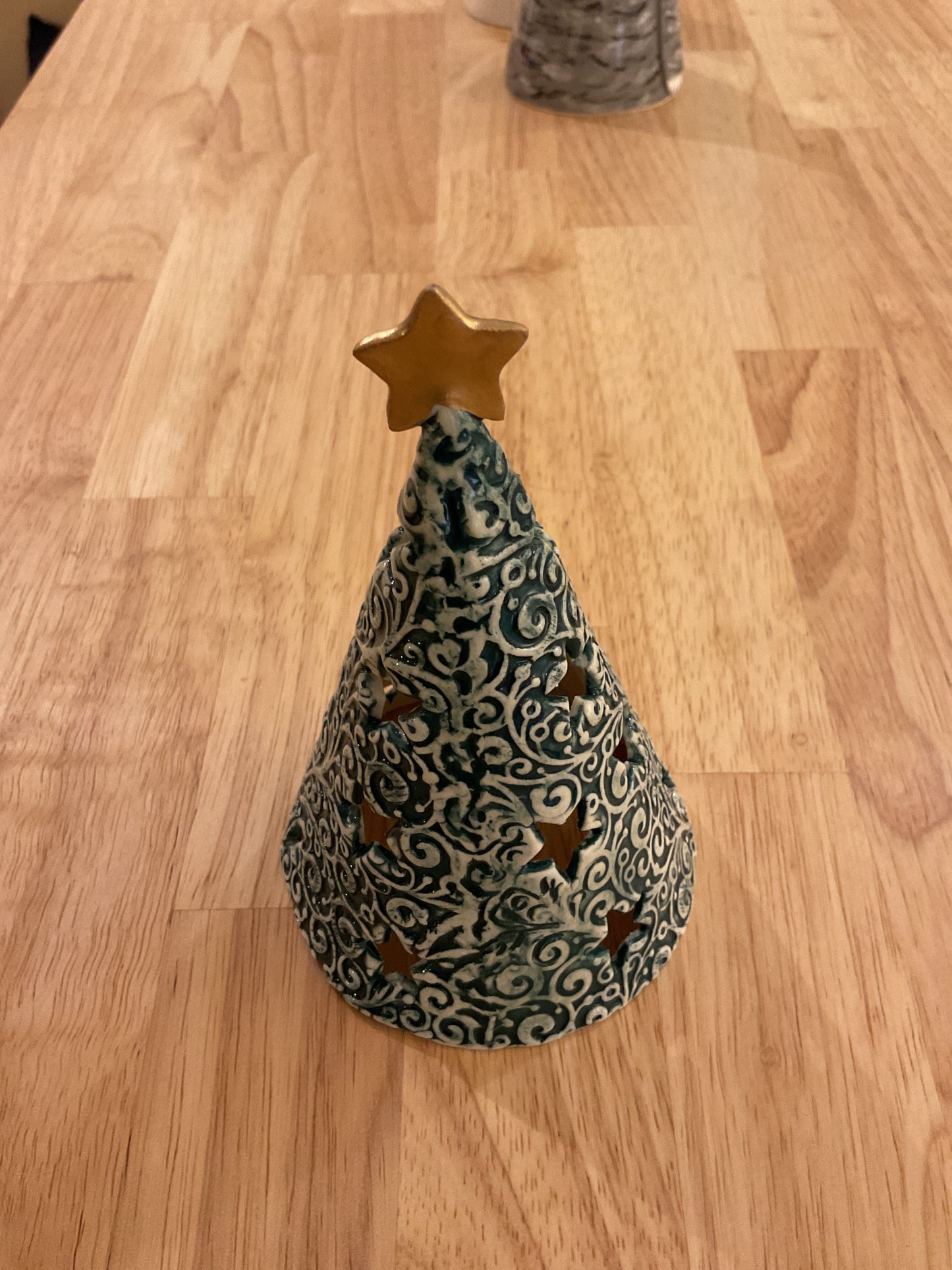 Ceramic tree for tea light